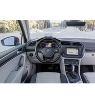 Интерьер Volkswagen Tiguan (2016)